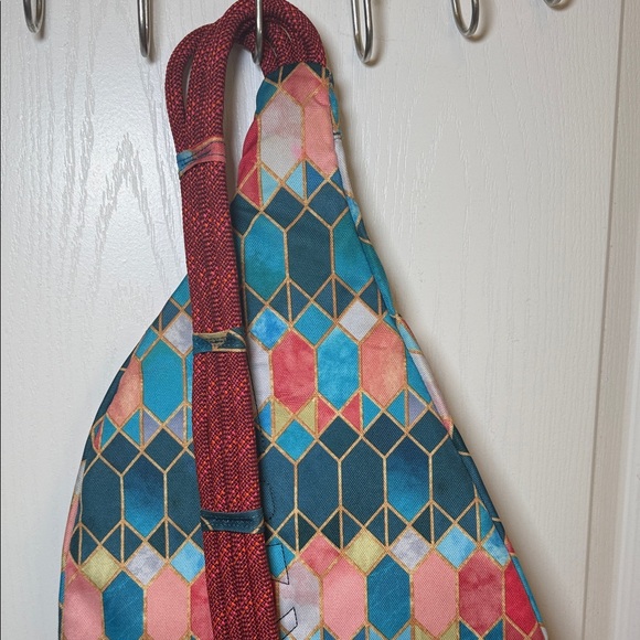 Kavu Multicolor Geometric Sling Bag - Picture 10 of 10
